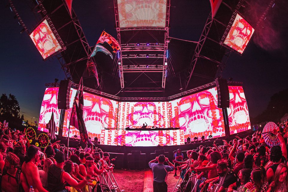 PK Sound Powers Bass-Heavy Eclipse Stage at Sunset Music Festival